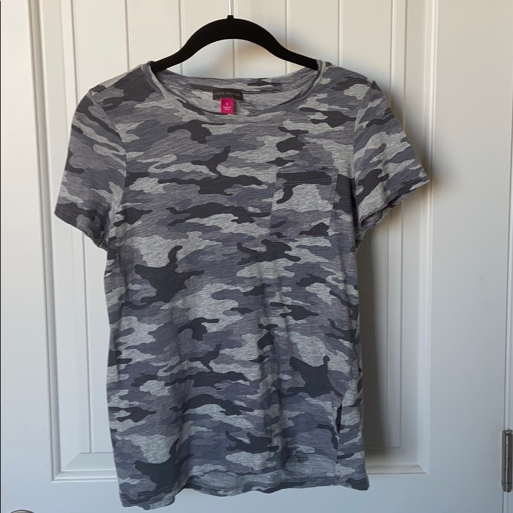 Vince Camuto camo T-shirt
